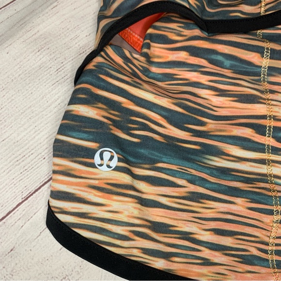 Lululemon speed up shorts 8 - Picture 2 of 14